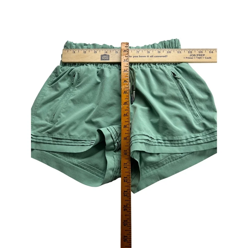 Athleta Girl Road Trippin Short Green Gorpcore Outdoor Athletic Pockets Sz L